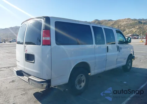2005 Chevrolet Express G3500 from USA, damaged, VIN 1GAHG35U951265926